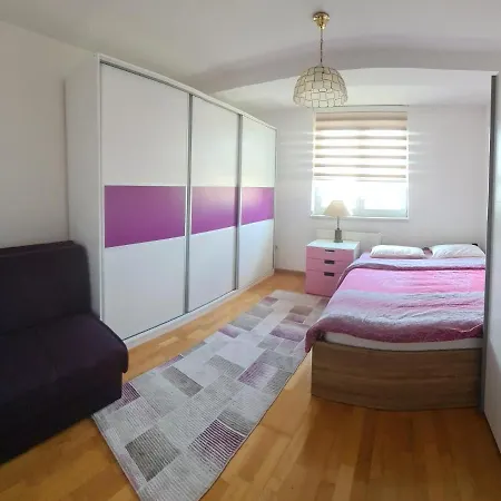 Apartment Apartman Pale
