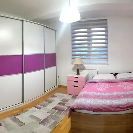 Apartman *